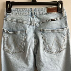 Wrangler High Rise Taper Jeans Light Wash Distressed Vintage Style Size 4